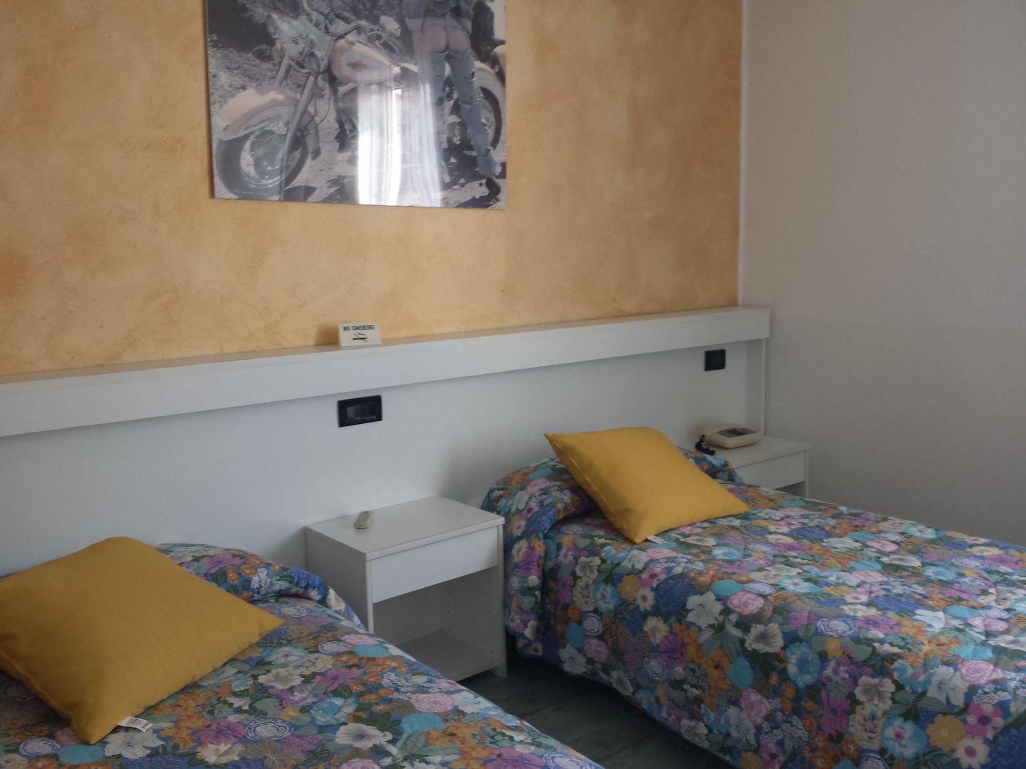 Hotel Stazione Paratico Buitenkant foto